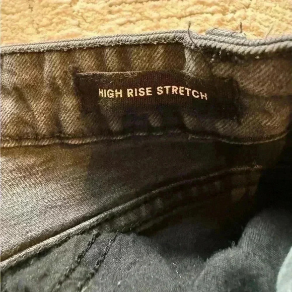 Cotton on size 4 woman’s black denim shorts - Picture 4 of 7